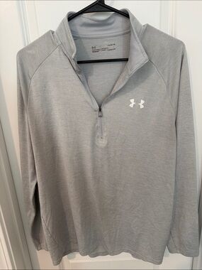 Under Armour Men’s Light Gray Quarter Zip Pullover